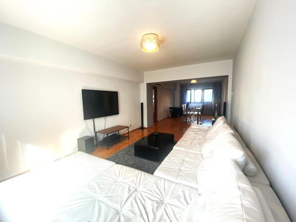 Romana 100 Sqm Deluxe Apartament Bukarest Exteriör bild