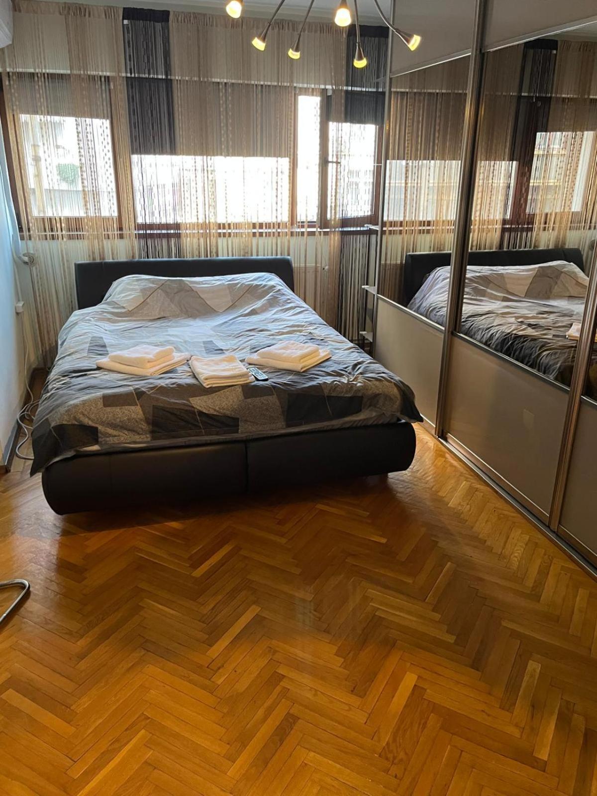 Romana 100 Sqm Deluxe Apartament Bukarest Exteriör bild