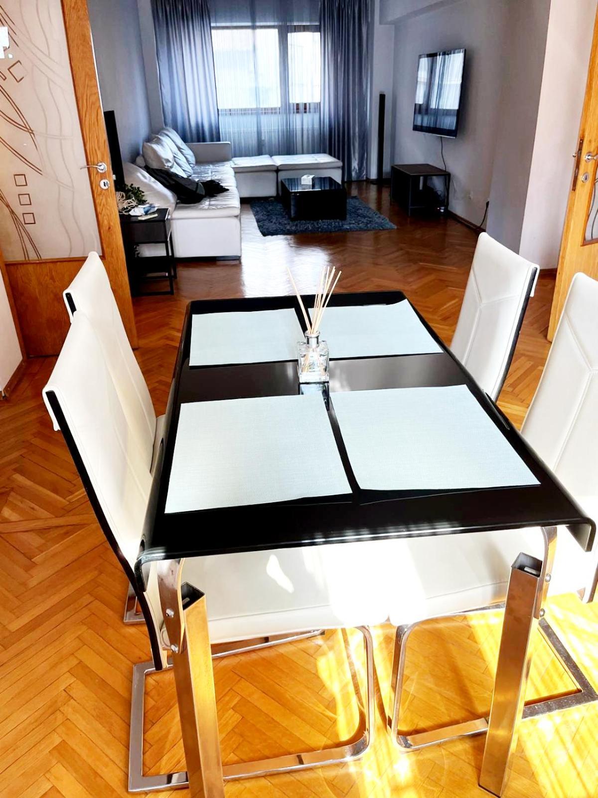 Romana 100 Sqm Deluxe Apartament Bukarest Exteriör bild